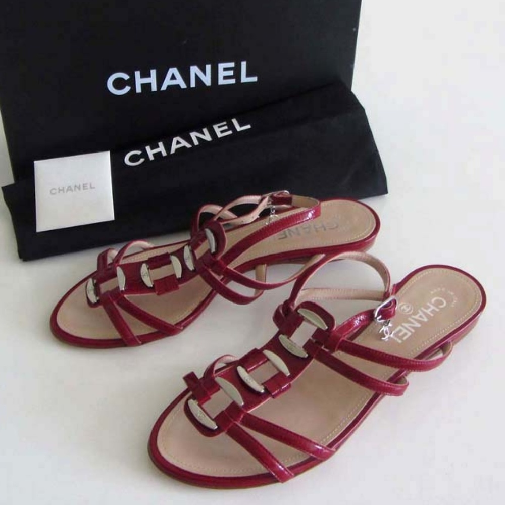 CHANEL patent leather CC logo caged sandals 38 / 8